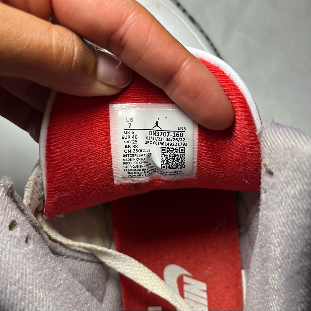 Jordan Retro 3 Fire Red Shoes - Picture 5 of 5